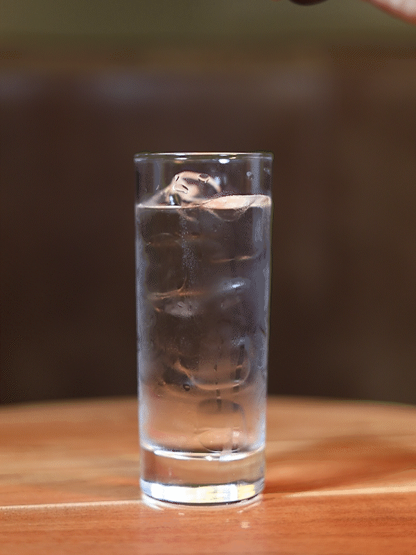 قهوة سوداء مثلجة